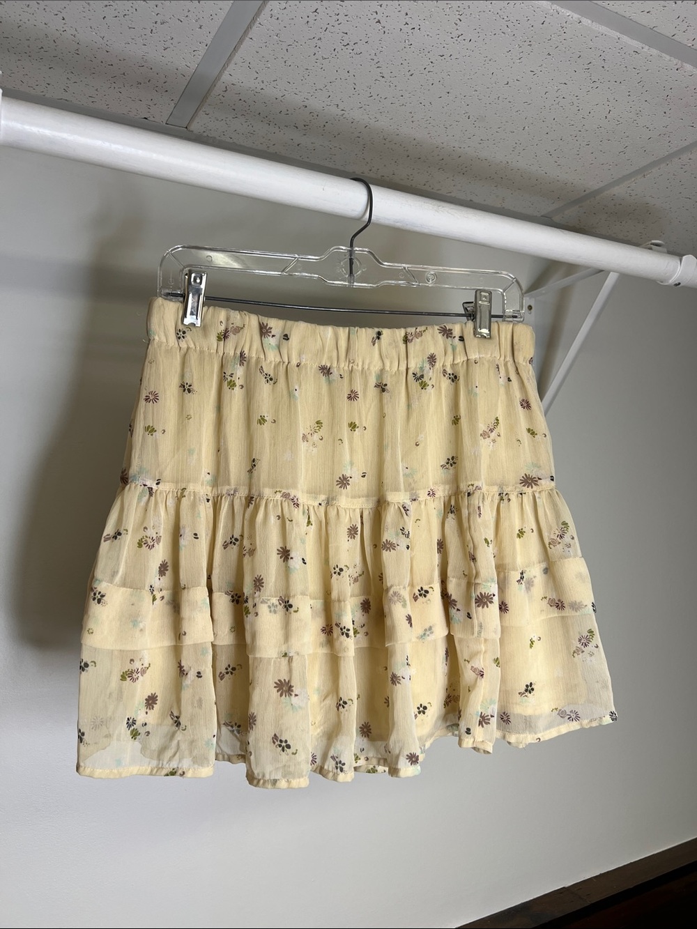 Free People Pale Yellow Dainty Floral Tiered Mini‎ Skirt- L